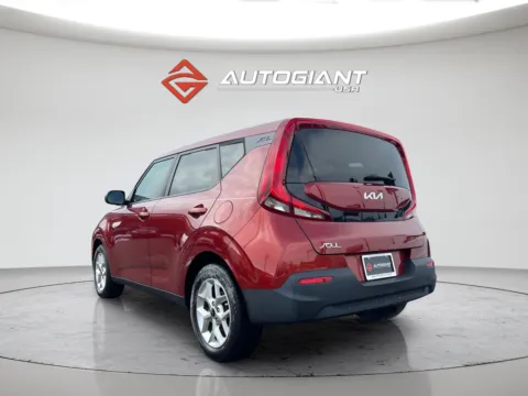 More photos of 2022 Kia Soul LX at AutoGiant USA Indianapolis, IN