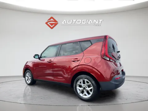 More photos of 2022 Kia Soul LX at AutoGiant USA Indianapolis, IN