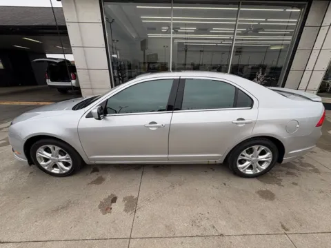 Photos of 2012 Ford Fusion SE for sale in Indianapolis, IN at AutoGiant USA Indianapolis