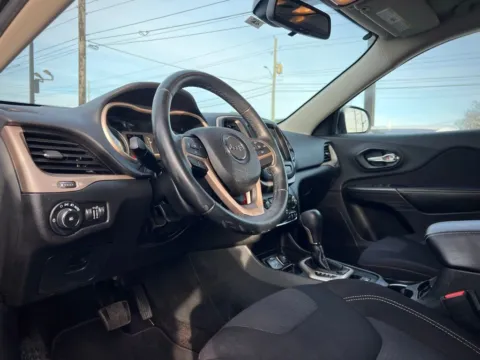 Photos of 2015 Jeep Cherokee Latitude for sale in Indianapolis, IN at AutoGiant USA Indianapolis