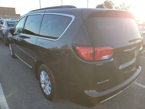 More photos of 2017 Chrysler Pacifica Touring L at AutoGiant USA Indianapolis, IN