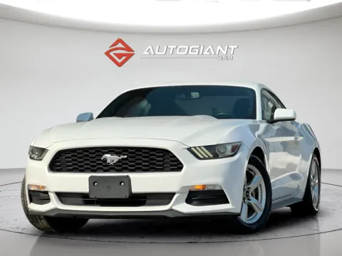 White 2017 Ford Mustang V6 for sale in Indianapolis, IN