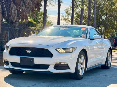 White 2017 Ford Mustang V6 for sale in Indianapolis, IN