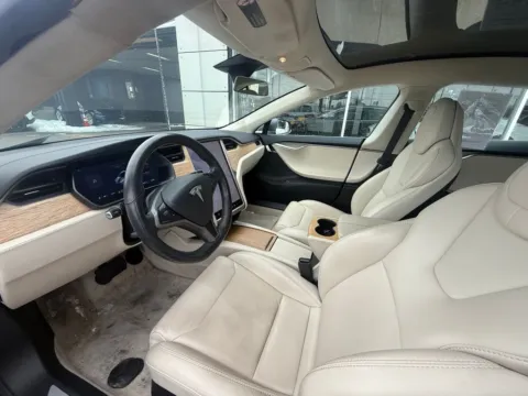 More photos of 2018 Tesla Model S 100D at AutoGiant USA Indianapolis, IN