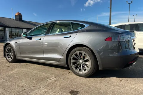 More photos of 2018 Tesla Model S 100D at AutoGiant USA Indianapolis, IN