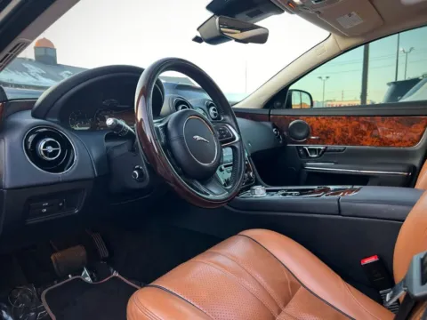 Photos of 2019 Jaguar XJ R-Sport for sale in Indianapolis, IN at AutoGiant USA Indianapolis