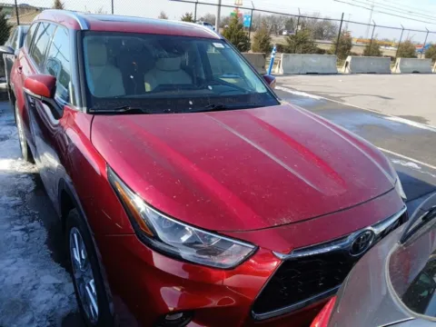 Photos of 2020 Toyota Highlander Limited for sale in Indianapolis, IN at AutoGiant USA Indianapolis