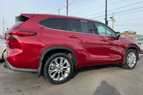 More photos of 2020 Toyota Highlander Limited at AutoGiant USA Indianapolis, IN
