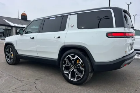 More photos of 2023 Rivian R1S Adventure at AutoGiant USA Indianapolis, IN