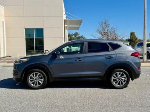 Photos of 2018 Hyundai Tucson SE for sale in Indianapolis, IN at AutoGiant USA Indianapolis