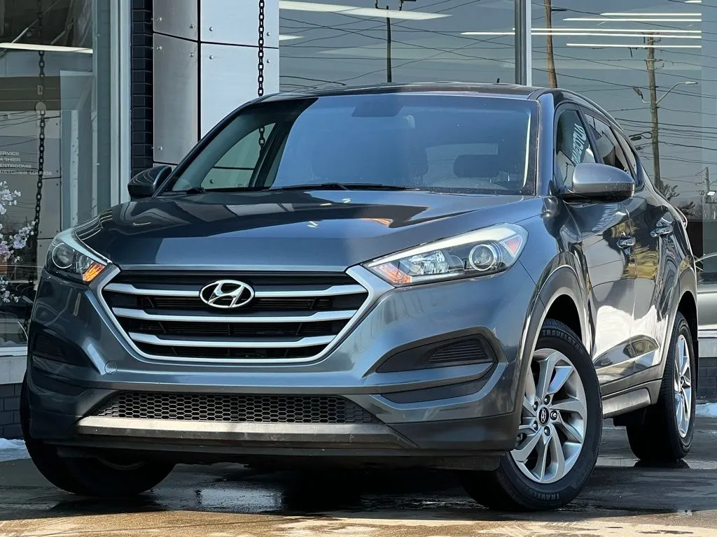Gray 2018 Hyundai Tucson SE for sale in Indianapolis, IN