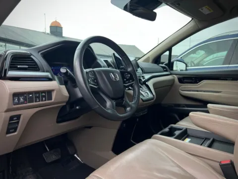 Photos of 2018 Honda Odyssey Elite for sale in Indianapolis, IN at AutoGiant USA Indianapolis