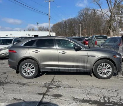More photos of 2019 Jaguar F-PACE 25t Prestige at AutoGiant USA Indianapolis, IN