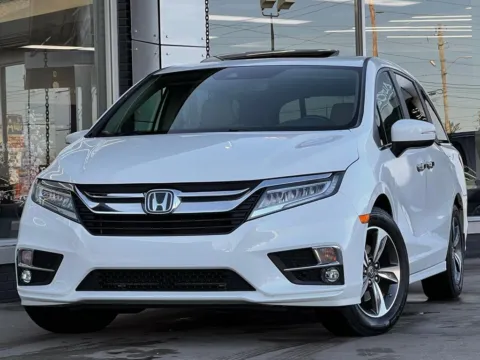 White 2019 Honda Odyssey Touring for sale in Indianapolis, IN