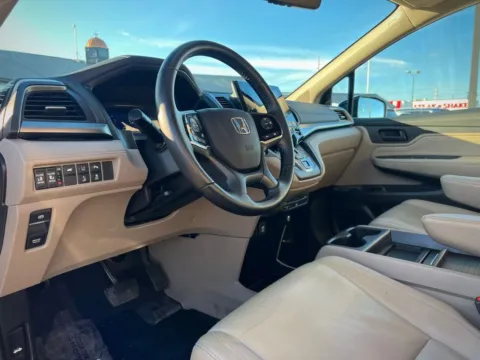 Photos of 2019 Honda Odyssey Touring for sale in Indianapolis, IN at AutoGiant USA Indianapolis