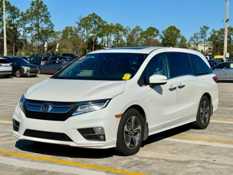 White 2019 Honda Odyssey Touring for sale in Indianapolis, IN