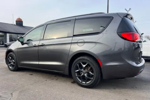 More photos of 2019 Chrysler Pacifica Touring L Plus at AutoGiant USA Indianapolis, IN