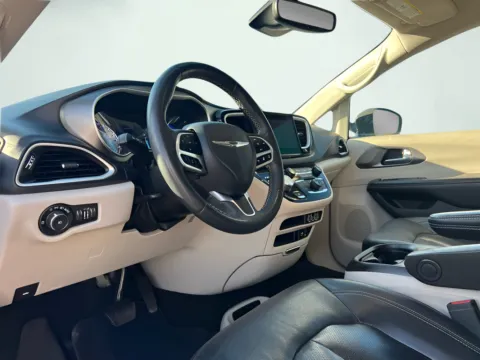 Photos of 2022 Chrysler Pacifica Touring L for sale in Indianapolis, IN at AutoGiant USA Indianapolis