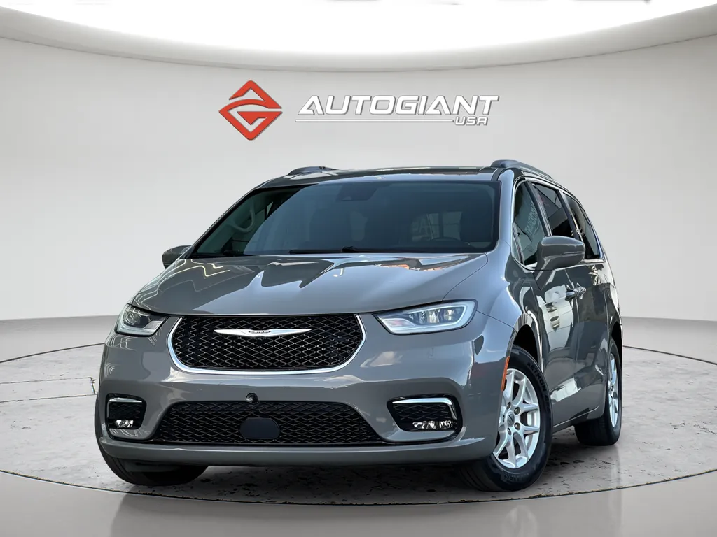 2022 Chrysler Pacifica Touring L for sale in Indianapolis, IN