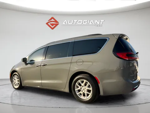 More photos of 2022 Chrysler Pacifica Touring L at AutoGiant USA Indianapolis, IN