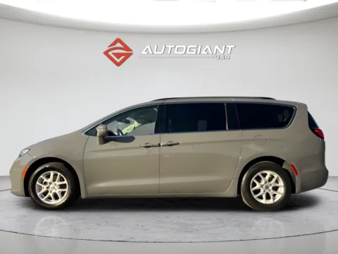 Another view of 2022 Chrysler Pacifica Touring L for sale in Indianapolis, IN at AutoGiant USA Indianapolis