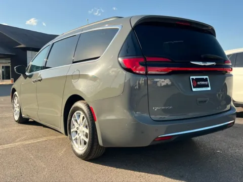 More photos of 2022 Chrysler Pacifica Touring L at AutoGiant USA Indianapolis, IN