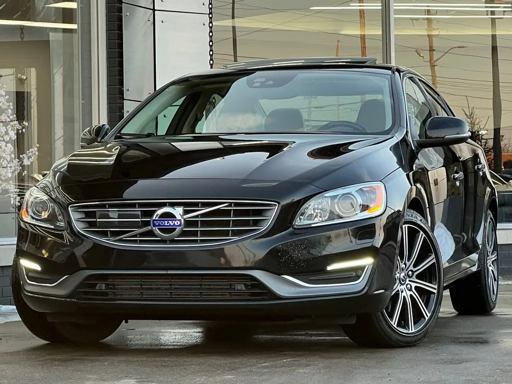 Black 2018 Volvo S60 Inscription T5 Platinum for sale in Indianapolis, IN