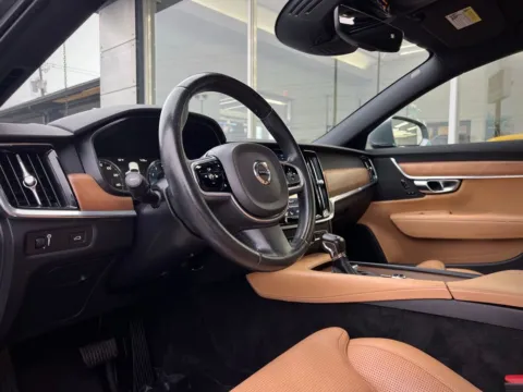 Photos of 2017 Volvo S90 T5 for sale in Indianapolis, IN at AutoGiant USA Indianapolis