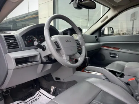 Photos of 2005 Jeep Grand Cherokee Limited for sale in Indianapolis, IN at AutoGiant USA Indianapolis