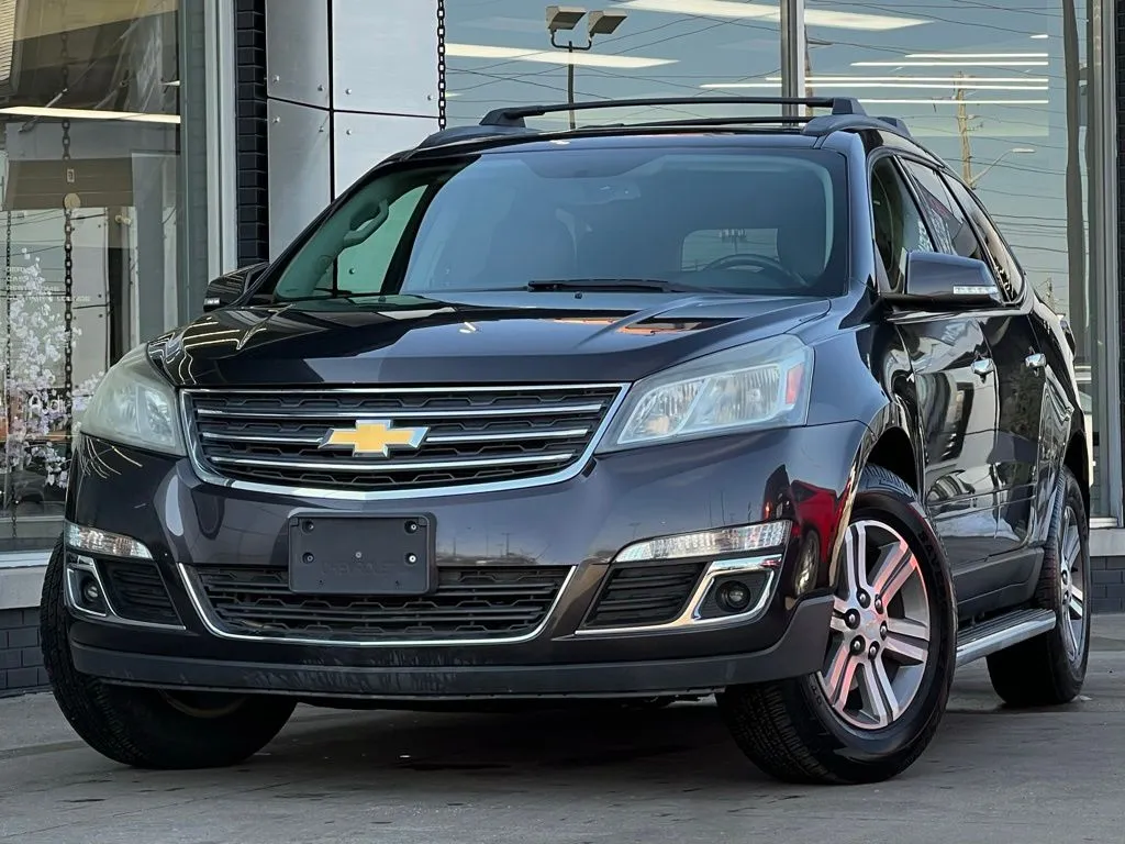 Gray 2015 Chevrolet Traverse 2LT for sale in Indianapolis, IN