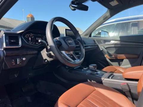 Photos of 2020 Audi Q5 e 55 Prestige for sale in Indianapolis, IN at AutoGiant USA Indianapolis