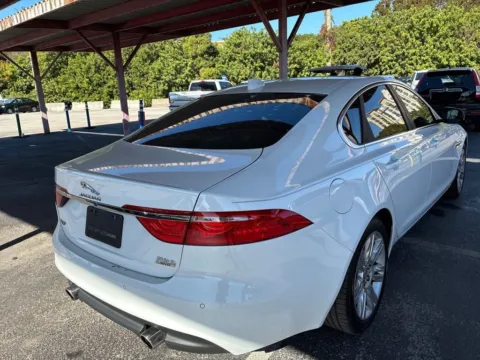 More photos of 2016 Jaguar XF 35t Premium at AutoGiant USA Indianapolis, IN