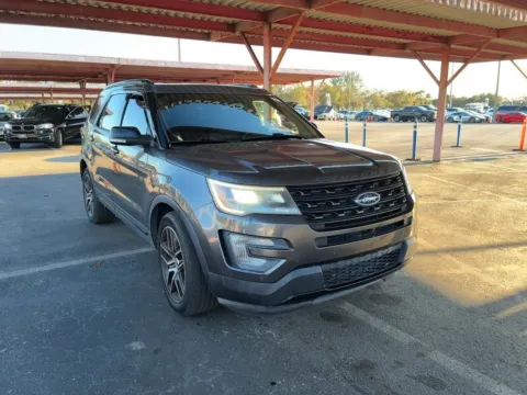 Photos of 2017 Ford Explorer Sport for sale in Indianapolis, IN at AutoGiant USA Indianapolis