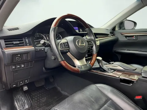 Photos of 2017 Lexus ES 350 for sale in Indianapolis, IN at AutoGiant USA Indianapolis