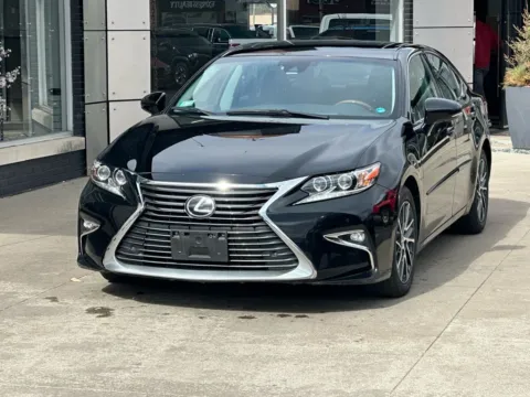 Silver 2017 Lexus ES 350 for sale in Indianapolis, IN