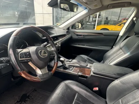 Photos of 2017 Lexus ES 350 for sale in Indianapolis, IN at AutoGiant USA Indianapolis