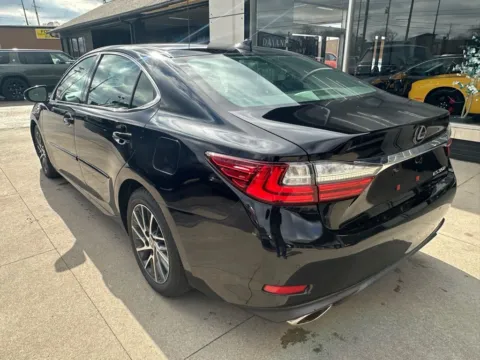 More photos of 2017 Lexus ES 350 at AutoGiant USA Indianapolis, IN