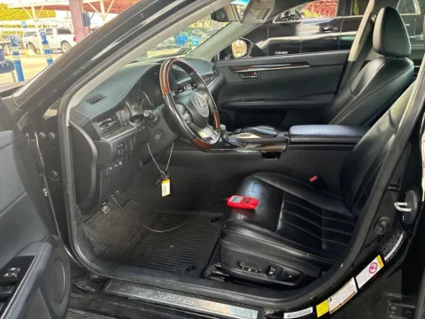 More photos of 2017 Lexus ES 350 at AutoGiant USA Indianapolis, IN