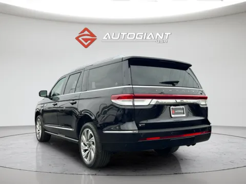 More photos of 2023 Lincoln Navigator L Standard at AutoGiant USA Indianapolis, IN
