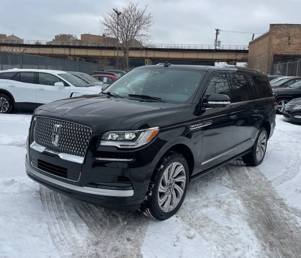 Black 2023 Lincoln Navigator L Standard for sale in Indianapolis, IN