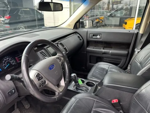 Photos of 2016 Ford Flex SEL for sale in Indianapolis, IN at AutoGiant USA Indianapolis