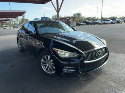 Photos of 2016 INFINITI Q50 2.0t Premium for sale in Indianapolis, IN at AutoGiant USA Indianapolis