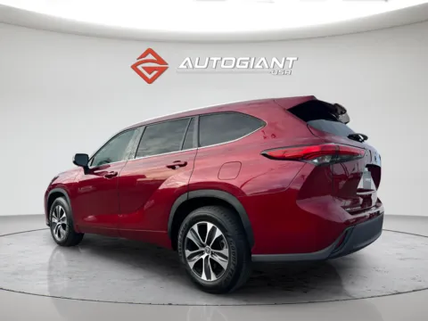 More photos of 2020 Toyota Highlander XLE at AutoGiant USA Indianapolis, IN