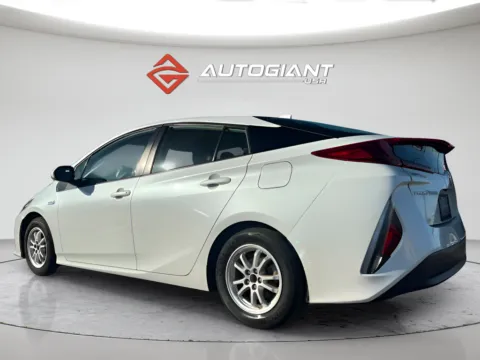 More photos of 2021 Toyota Prius Prime LE at AutoGiant USA Indianapolis, IN