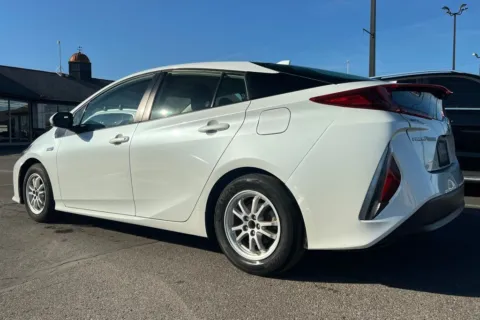 More photos of 2021 Toyota Prius Prime LE at AutoGiant USA Indianapolis, IN
