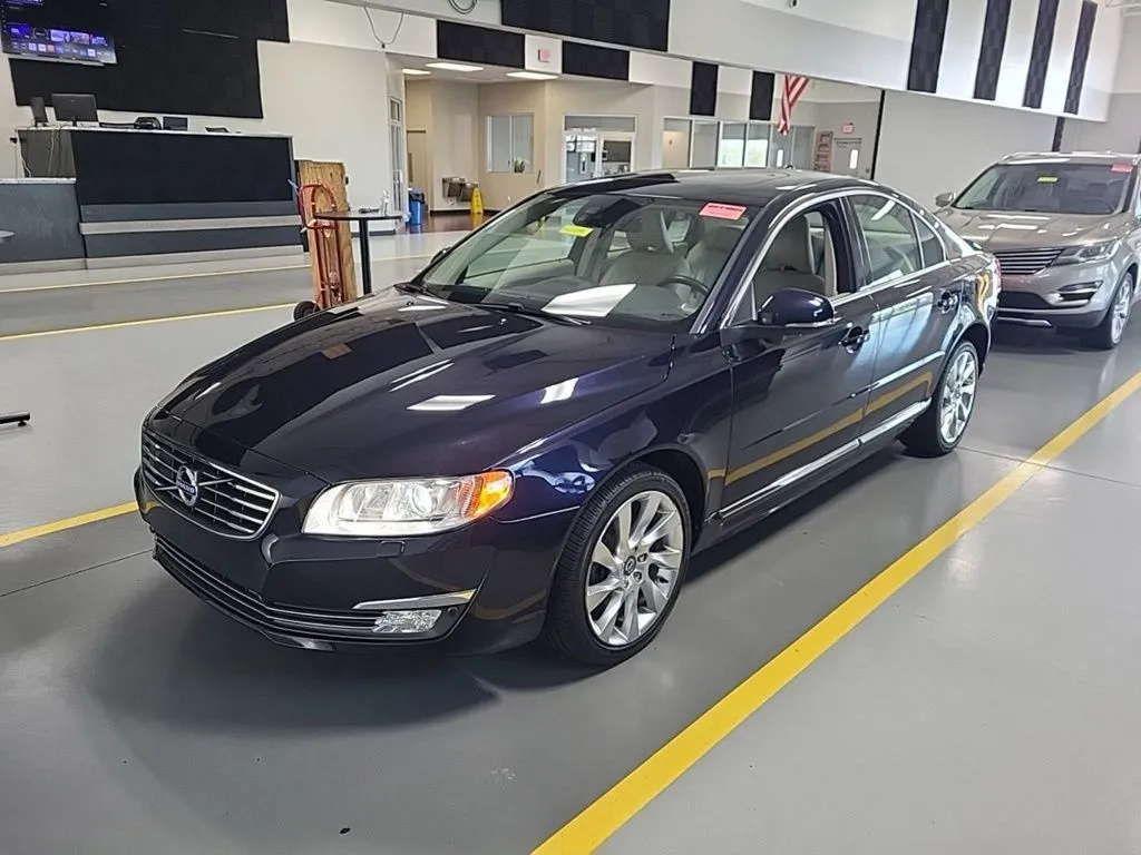 Blue 2015 Volvo S80 T6 Platinum for sale in Indianapolis, IN
