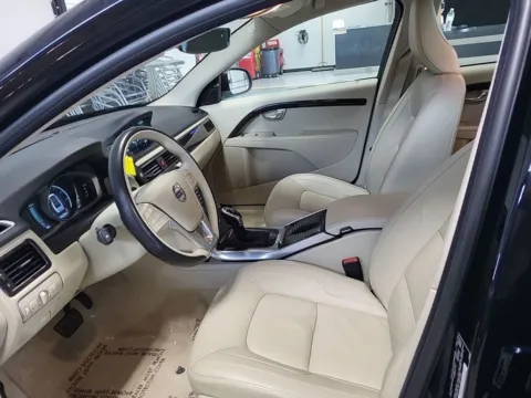 More photos of 2015 Volvo S80 T6 Platinum at AutoGiant USA Indianapolis, IN