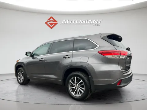 More photos of 2018 Toyota Highlander Hybrid XLE at AutoGiant USA Indianapolis, IN