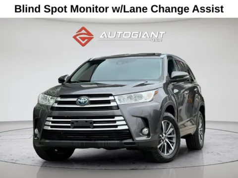 Gray 2018 Toyota Highlander Hybrid XLE for sale in Indianapolis, IN