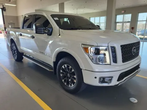 More photos of 2018 Nissan Titan PRO-4X at AutoGiant USA Indianapolis, IN